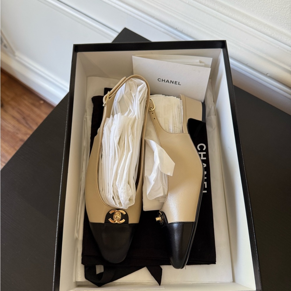 Chanel Slingback Flats Blk/Nude Goatskin SZ: 35 New Spring/Summer Collections 25 - Picture 2 of 7